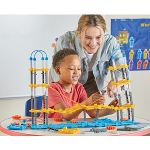 STEM EXPLORER CONSTRUIT UN PONT