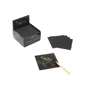 150 MINI CARTES A GRATTER 8,5X8,5CM + 20 BATONNETS
