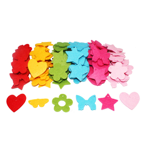120 PIÈCES CURS, ETOILES, FLEURS, PAPILLONS FEUTRINE COLORIS ASSORTI